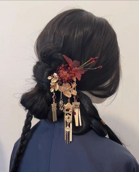 sleek bun easy bun hairstyles sleek hairstyles mom cut pretty hairstyles Chinese Hairpin Hairstyle, Japanese Hair Pins, Japanese Hair Ornaments, Traditional Chinese Hairstyle, Japanese Hair Accessories, Asian Hair Pin, Ancient Chinese Hairstyles, Κούρεμα Bob, Traditional Hairstyle