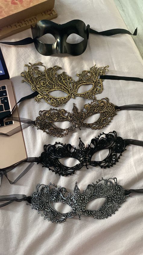 masquerade mask
mask
masquerade ball
masquerade ball aesthetic 
sweet 16
sweet 16 inspo 
sweet 16 masquerade ball Mascarade Ball, Gossip Girl Party, 17. Geburtstag, Mask Ball, Masquerade Prom, Masquerade Outfit, Masquerade Ball Party, Masquerade Theme, Prom Themes