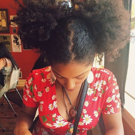 Natural Hair Queens The Blacker The Berry, Puff Balls, Gorgeous Hairstyles, Cute Curly Hairstyles, Beautiful Natural Hair, Pelo Afro, Afro Puff, Natural Hair Beauty, Natural Hair Inspiration