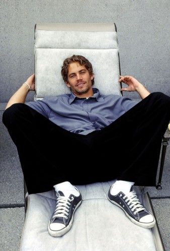 Love when he wears chucks! To Fast To Furious, Meadow Walker, Paul Walker Tribute, Paul Walker Pictures, Rip Paul Walker, Paul Walker Photos, Paul Walker, White Boys, Fast And Furious