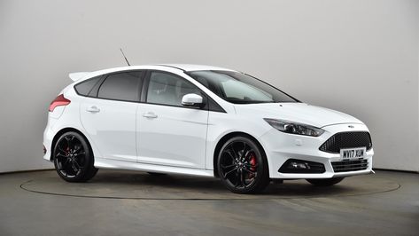 Ford Focus ST hatchback First Car Ideas, Ford Focus Hatchback, Car Types, Cars On The Road, Car Sport, Focus Rs, Ford Focus St, Ford Focus 2, Project Cars