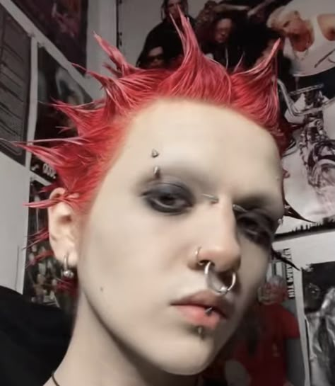 Messy Punk Makeup, Punk Piercings Face, Crust Punk Makeup, Punk Ear Piercings, Piercings Guys, Ear Piercings Aesthetic, Guys Makeup, Piercings Face, Asian Punk