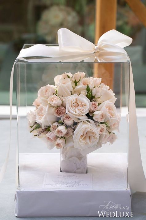 Flower Kiosk, Bridal Shop Decor, Classic Wedding Bouquet, Flower Room Decor, Laura Jane, Bouquet Box, Wedding Gifts Packaging, Flower Box Gift, Creative Flower Arrangements