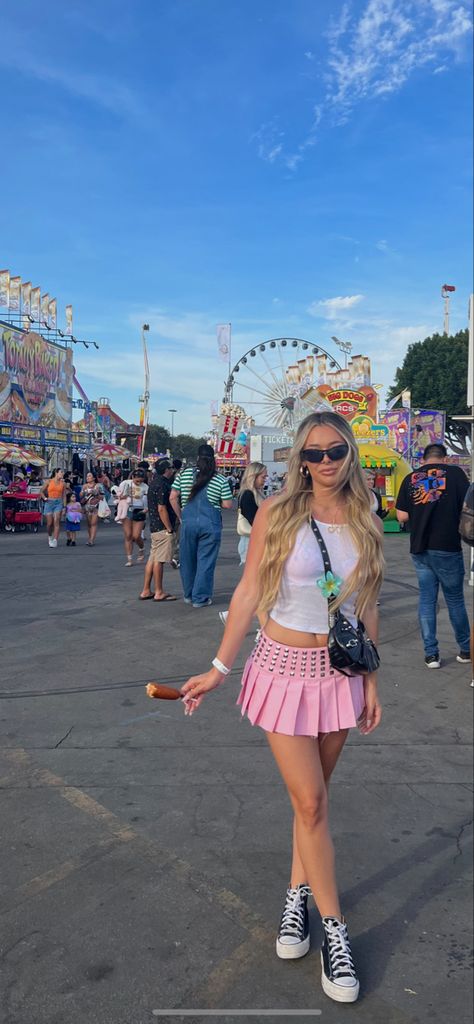 State Fair Outfits Summer, Oc Fair Outfit, Fair Outfit Ideas Summer, Fair Outfit Ideas Carnival Summer, Fun Fair Outfit, Fair Outfits Carnival, Fair Outfit Ideas Carnival, Outfit Ideas Summer Baddie, County Fair Outfit