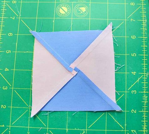 Quarter Square Triangles, Triangle Quilt Tutorials, Half Square Triangle Quilts Pattern, Quilting Methods, Fall Quilt Patterns, Triangle Quilt Pattern, Pinwheel Block, Quilted Projects, Quilt Tips