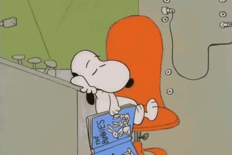 Snoopy Gifs, Gifs Snoopy, Snoopy Videos, Snoopy Gif, Woodstock Snoopy, Animiertes Gif, Snoopy Cartoon, Snoopy Funny, Snoopy Images