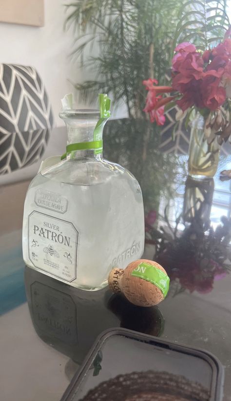 Shots Alcohol Recipes, Pretty Alcoholic Drinks, Alcholic Drinks, Patron Tequila, Mixed Drinks Alcohol, Yummy Alcoholic Drinks, Alcohol Aesthetic, Alcohol Bottles, Pretty Drinks