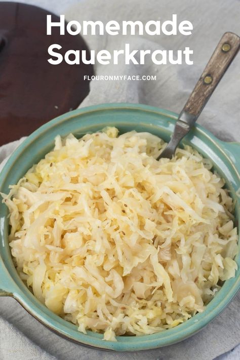 Check out how easy it is to make homemade sauerkraut at home with only a head of cabbage and pickling salt. Probiotic Recipes, Fermented Sauerkraut, Sauerkraut Recipe, Homemade Sauerkraut, Sauerkraut Recipes, Vegetarian Cabbage, Fermented Foods, Fermenting, Sausages