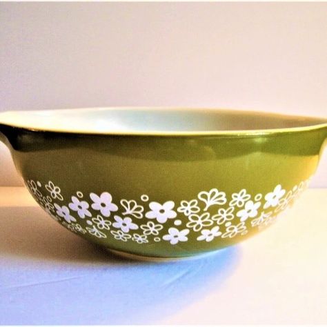 https://alexlittlethings.etsy.com/listing/1205141562 Vintage Pyrex Spring Blossom Cinderella Bowl Green White 444 Crazy Daisy 4 Qt 1970's Avocado White 444, Pyrex Spring Blossom, Crazy Daisy, Spring Blossom, Vintage Pyrex, Pyrex Vintage, Holiday Birthday, Pyrex, Cinderella