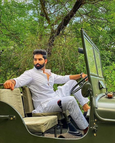 Parmish Verma Beard, Office Finds, Prom Outfits For Guys, Parmish Verma, Black Roses Wallpaper, Keep Loving, Punjabi Models, Blur Background In Photoshop, Stylish Men Casual