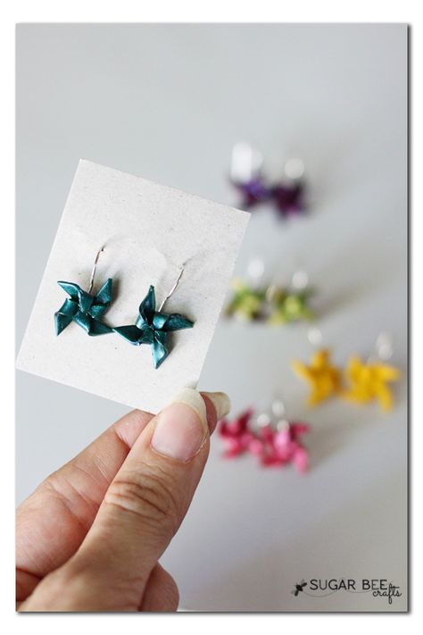 Diy Earrings Tutorial, Diy Fimo, Origami Jewelry, How To Make Clay, Deco Originale, Bee Crafts, Polymer Jewelry, Fimo Clay, Earring Tutorial