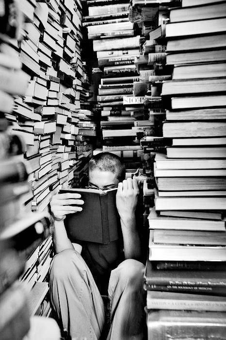 Stacks Of Books, Man Reading, Michel De Montaigne, People Reading, Black And White Photograph, Reading A Book, World Of Books, I Love Reading, Edgar Allan Poe