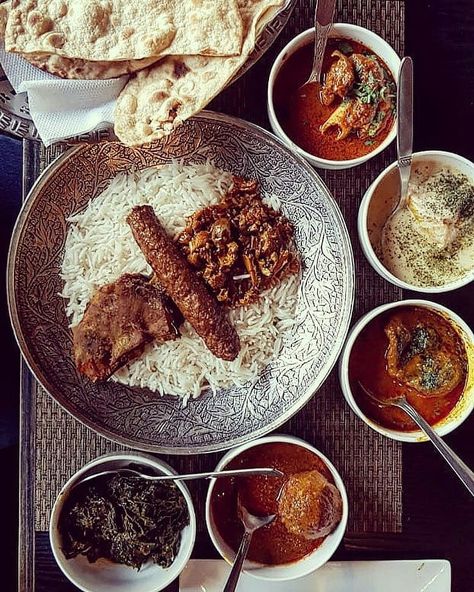 Kashmir wazwan which is famous all arround the world... Kashmiri Wazwan Dishes, Kashmiri Wazwan Snapchat, Kashmir Food, Kashmiri Wazwan, Kashmir Culture, Kashmiri Pulao, Kashmir Aesthetic, Kashmiri Culture, Apricot Juice