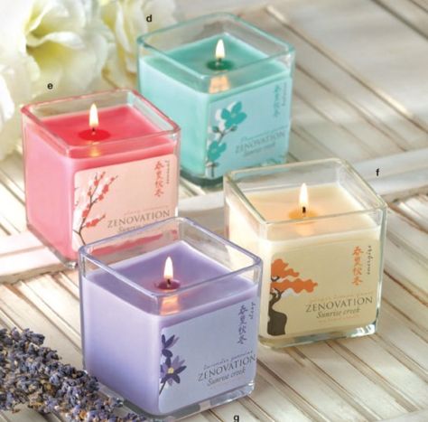 Pretty Jel Mum, Lilin Aroma, Colored Candles, Diy Candles Homemade, Candle Obsession, Homemade Scented Candles, Soya Mumu, Candle Picture, Candle Arrangements