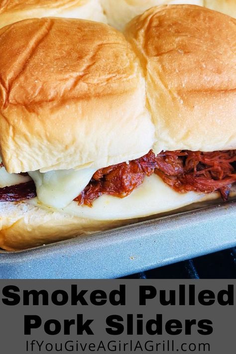 pork sliders on the smoker with melty cheese Rolls Dinner Recipes, Leftover Bbq Pulled Pork, Ground Beef Sliders, Rolls Dinner, Rolled Chicken Recipes, Bbq Sliders, Pulled Pork Sliders, Pulled Pork Leftovers, Beef Sliders