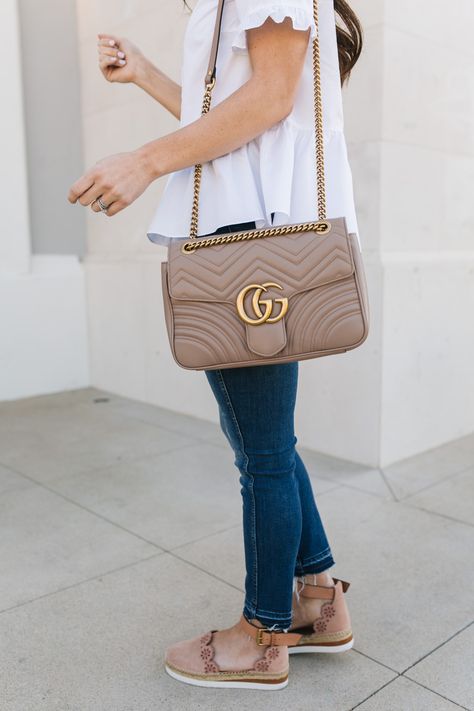 Gucci Marmont Small Bag Outfit, Gucci Marmont Outfit, Gucci Marmont Bag Outfit, Small Bag Outfit, Gucci Marmont Bag, Bag Outfit, Gucci Outfits, Over The Shoulder Bags, Gucci Marmont