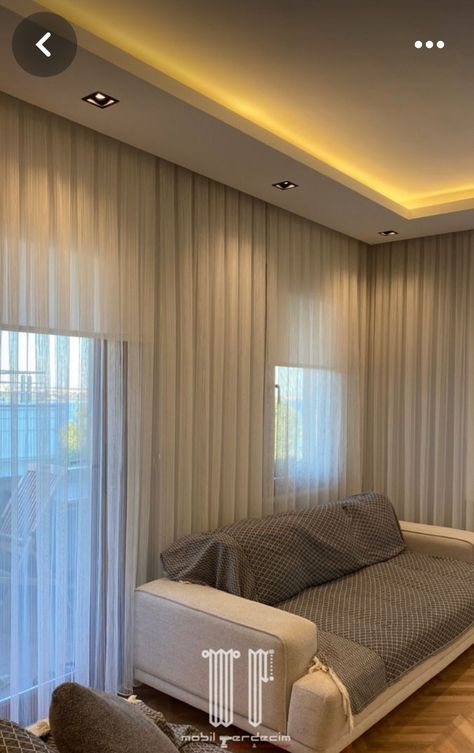 Gebsonboard Design Modern, Sitting Room Curtains Ideas, Cielorrasos Ideas, Luxury Houses Entrance, Lounge Room Styling, Curtains Living Room Modern, False Ceiling Bedroom, Interior Ceiling Design, Ceiling Curtains