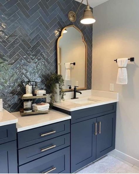 Luxury Guest Bathroom Ideas, Dark Blue Bathrooms, Navy Blue Bathrooms, Blue Bathroom Vanity, Guest Bathroom Decor, Modern Bathroom Remodel, Blue Cabinets, Guest Bathrooms, Dream Bathrooms