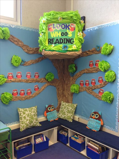 Reading Corner with Owl Theme. Love it! Ikea bookshelves as benches with bin storage. Book Corner Ideas, Kindergarten Reading Corner, Reading Corner Ideas, Owl Classroom Decor, Reading Corner Classroom, Preschool Library, Owl Theme Classroom, Preschool Decor, Owl Classroom