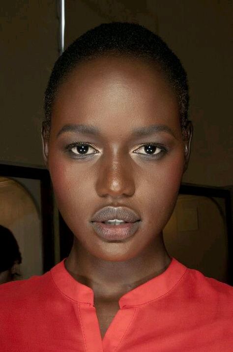 Natural and Luminous Skin Is In Ajak Deng, South Sudanese, Lipstick For Dark Skin, Short Hair Model, Bald Women, Dark Skin Women, Beautiful Lips, African Beauty, Dark Beauty