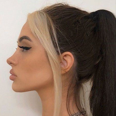 50 Trendy Money Piece Hair Ideas for 2022 - The Trend Spotter Money Piece Hair Ideas, Money Piece Hair, Split Dyed Hair, Blonde Bangs, Money Piece, Hair Streaks, Brown Blonde Hair, Hair Inspiration Color, Hair Inspo Color