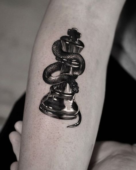 Microrealism Tattoo Men, Chess King Tattoo, Small Realistic Tattoo, Chess Tattoo Design, King Chess Piece Tattoo, Chess Tattoos, Chess Piece Tattoo, Chess Tattoo, Chris Cooper