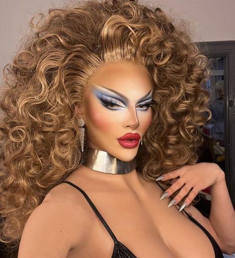 Krystal Versace, Drag Hair, Disco Makeup, Best Haircuts For Women, Drag Ideas, Drag Wigs, Drag Make-up, Drag Looks, Drag Queen Makeup