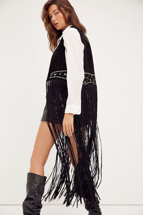 Fringed Vest Outfit, Glam Casual, Sequin Vest, Fringe Vest, Style Vest, Paris Texas, Long Vests, Black Fringe, Vest Outfits