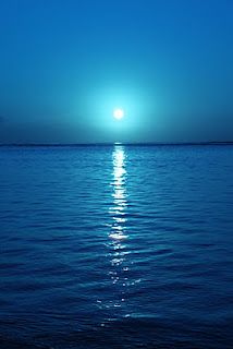 blue Image Zen, Ocean Wallpaper, Beautiful Moon, Honolulu Hawaii, Alam Yang Indah, Blue Skies, Blue Wallpapers, Nature Wallpaper, Blue Aesthetic