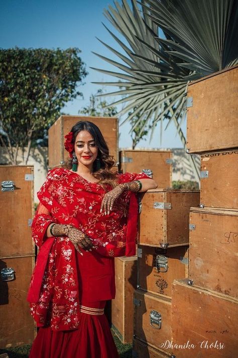 10 Brides Who Prove Sharara Needs To Make A Comeback! Bride Look Indian, Red Sharara Suit, Red Sharara, Mehendi Outfit, Mehndi Ceremony, Wedding Wardrobe, Bridal Hair Buns, Indian Wedding Planning, Sharara Suit