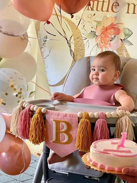 Highchair Birthday Banner, Fairy First Birthday Cake Smash, High Chair Birthday Banner, First Birthday Table Setup, Highchair Decor 1st Birthday, First Birthday High Chair Decoration, Diy First Birthday Decorations, Birthday Highchair Decorations, High Chair Decorations