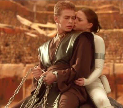 Padmé and Anakin on Geonosis Battle Of Geonosis, Star Wars Couples, Star Wars Padme, Anakin Vader, Anakin And Padme, Star Wars Anakin, Star Wars Love, Attack Of The Clones, The Phantom Menace