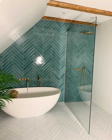 Diseno piso pared y colores Pretty Powder Rooms, Dark Master Bath, Zen Bathroom Decor Ideas, Japanese Baths, Japanese Inspired Bathroom, Bathroom Japanese, Bathroom Zen, Drømme Bad, Bathroom Dream