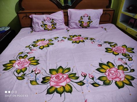 Bad Sheets Design Painting, Bedshit Painting Design, Bed Sheet Painting Design Flower, Chadar Design Painting, Painting Bedsheets Design, Embroidery Bedsheets Design, Hand Painted Bedsheets Designs, Bedsheet Painting Designs, Bedsheet Painting