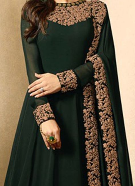 Dark Green Abaya, Party Anarkali, Green Gown Dress, Green Abaya, Elegant Veils, Drashti Dhami, Designer Anarkali Dresses, Velvet Dress Designs, Embroidered Anarkali