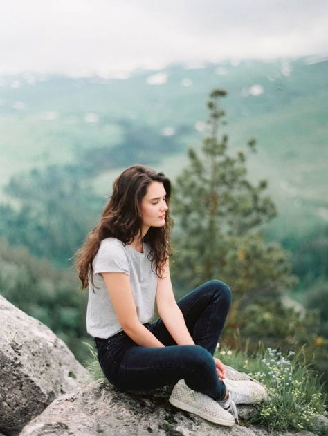 Couples lifestyle shoot in the Caucasus Mountains via Magnolia Rouge Caucasus Mountains, Lifestyle Shoot, Hiking Photography, Instagram Ideas Photography, Fashion Photography Poses, Portrait Photography Poses, Photography Poses Women, Trik Fotografi, Instagram Pose