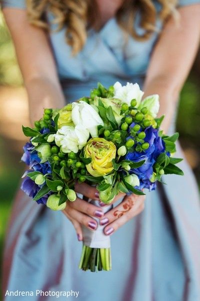 Prom Flowers Bouquet Teal Dress, Prom Bouquet Ideas Blue Dress, Homecoming Bouquets Ideas, Royal Blue Prom Flowers Bouquets, Prom Flowers Bouquet Blue Dress, Homecoming Bouquet Ideas Blue, Prom Flowers Bouquet Royal Blue Dress, Royal Blue Prom Flowers, Bouquets For Prom