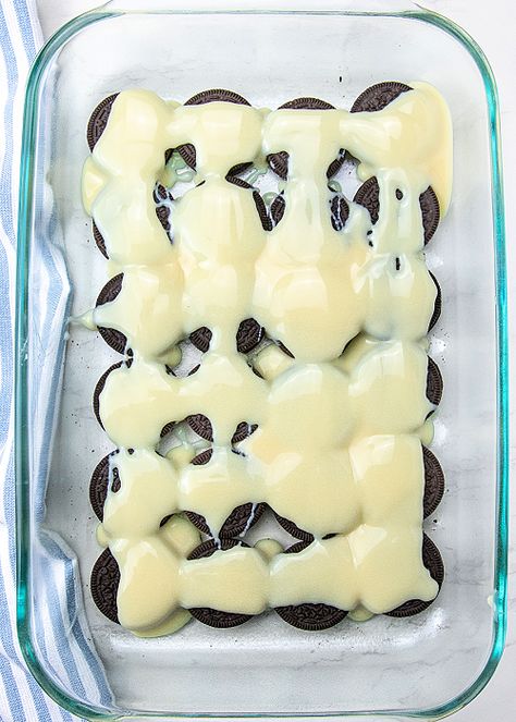 Oreo Dump Cake Recipes, Oreo Dump Cake, Chocolate Oreo Cheesecake, Oreo Birthday Cake, Oreo Cookie Recipes, Oreo Recipes, Chocolate Fudge Cake, Oreo Dessert, Fudge Cake