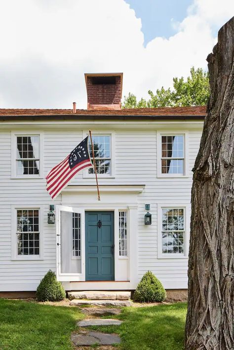 Historic & Meticulous - Luxury Farmhouse - Houses for Rent in Litchfield, Connecticut, United States - Airbnb New England Connected Farmhouse, Federal Style Farmhouse, Colonial American House, New England Colonial House, Litchfield Connecticut, Federal Style House, Farmhouse Colonial, New England Colonial, Luxury Farmhouse