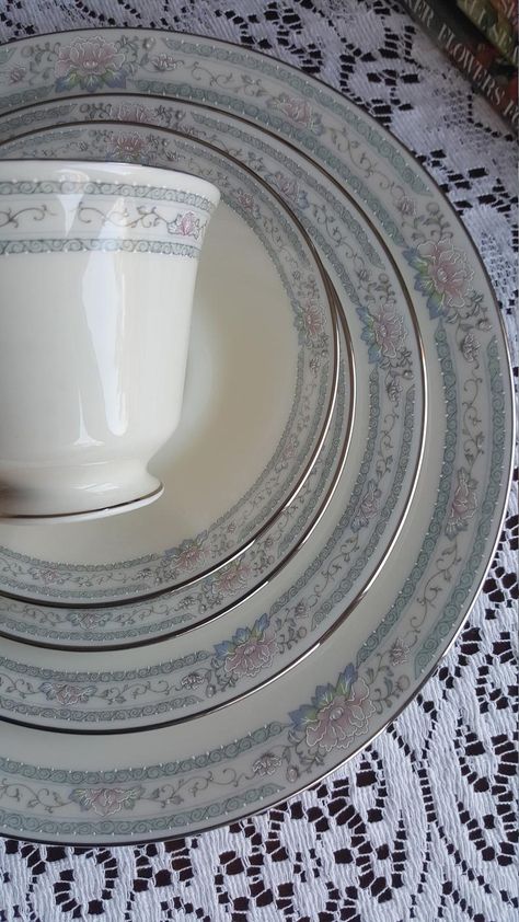 Formal Dinnerware Sets, Rose Peonies, Beautiful Dinnerware, Fancy Table, Fine China Dinnerware, China Dinnerware Sets, Lenox China, Blue Napkins, China Set