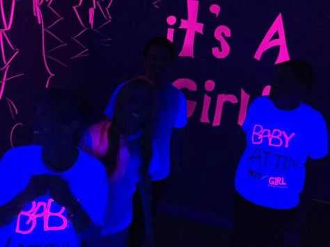 Black light gender reveal! !!! Gender Reveal Light Show, Black Light Gender Reveal, Neon Gender Reveal, Twinkle Twinkle Gender Reveal, Baby Wall, Baby Gender Reveal Party, Future Love, Glow Party, Baby Gender Reveal