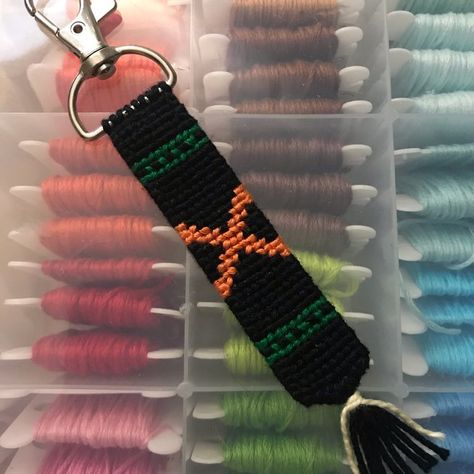 My Hero Academia Diy Crafts, Bakugou Crochet Pattern, Anime Friendship Bracelets, Anime Friendship Bracelet Patterns, Bakugou Bracelet, Anime Bracelet Pattern, Bakugo Bracelet, Alpha Pattern Bracelet, Bakugo Cross Stitch