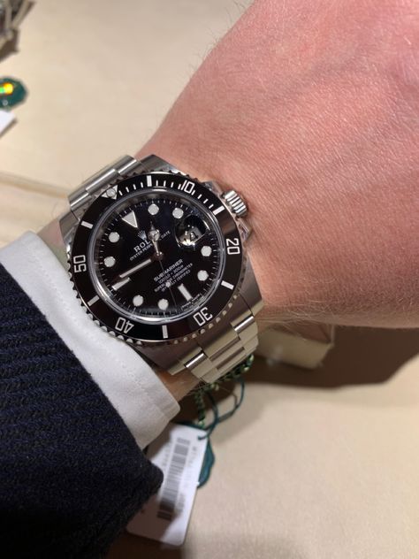 2030 Vision, Rolex Submariner Black, Wrist Weights, Rolex Submariner Date, Clothes Wishlist, Black Dating, Rolex Submariner No Date, Submariner Date, Rolex Oyster