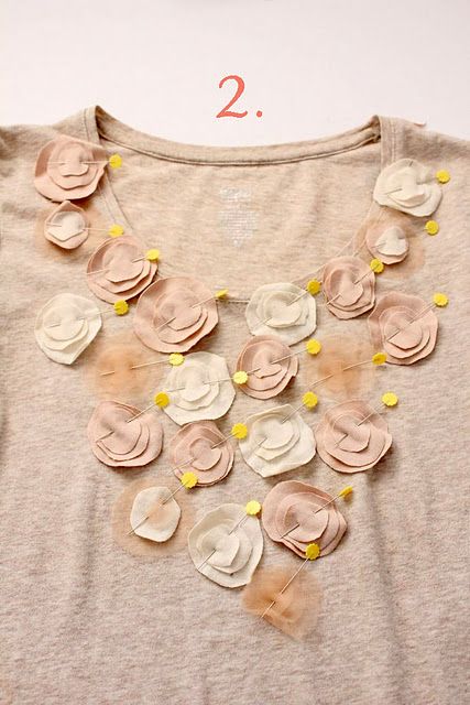 rosette shirt Altered T Shirts, Distressed Tshirt Diy, Redo Clothes, Tshirt Makeover, Embellished Clothing, Simple Projects, Tshirt Refashion, Pola Sulam, Shirt Refashion