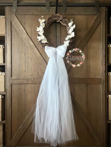 Door Decor Wedding, Wedding Door Decorations, Orchid Wreath, Wedding Door Wreaths, Bridal Shower Wreaths, Backyard Wedding Decorations, Wedding Doors, Mailbox Decor, Bridesmaid Luncheon