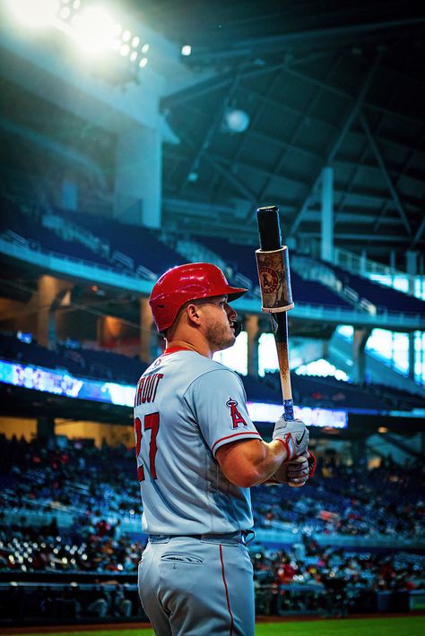 Cold Photos, Anaheim Angels Baseball, Baseball Photography, Anaheim Angels, Angels Baseball, Baseball Guys, Baseball Pictures, Mike Trout, Olympic Sports