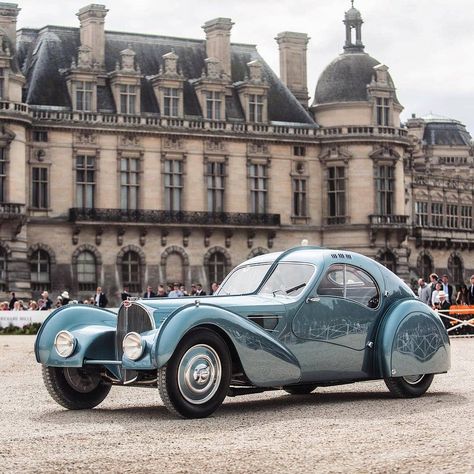 revOFF - Dare to be loud. on Instagram: “Blue beauty. Bugatti 57SC Atlantic . Follow us: @revoff . Photo: @jorisclr . . . . . #bugatti #57sc�  #57scatlantic  #atlantic #chantilly …” Bugatti Type 57, Blue Beauty, Bugatti Cars, Body Kit, Bugatti, Land Rover, Antique Cars, Motorcycles, Classic Cars