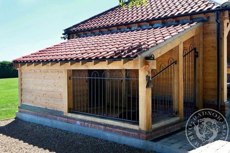 Dog Kennel Roof, Extra Large Dog Kennel, Building A Dog Kennel, Luxury Dog Kennels, Dog Kennel Designs, Dog Kennel Cover, Dog Run, Diy Dog Kennel, Dog House Plans