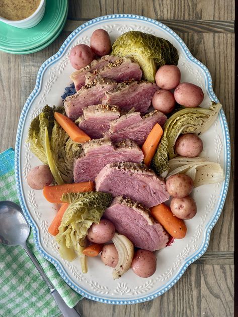 Pioneer Woman Corned Beef And Cabbage, Pioneer Woman Corned Beef, Brisket In Instant Pot, Brisket In Air Fryer, Reheat Brisket, Brisket In Oven, Corned Beef And Cabbage Recipe, Irish Magic, Rainbow Recipes