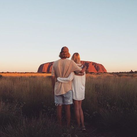 Travel Photography Australia, Couple In Australia, Adventure Asethic, Things To Do In Okc, Hippie Van Life, Travel Vibes Aesthetic, Australia Travel Photography, Travel Girl Aesthetic, Travel Posters Vintage